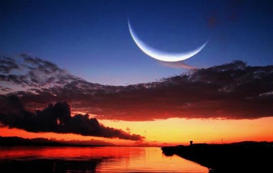 Morning sky clouds and crescent moon (exaggerated), morning glow, sunrise sky, morning glow clouds, JPG
