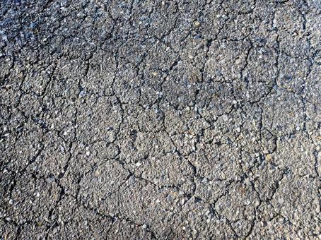 ひび割れたアスファルト 250917 ひび割れたアスファルト 250917 舗装,アスファルト,道路の写真素材
