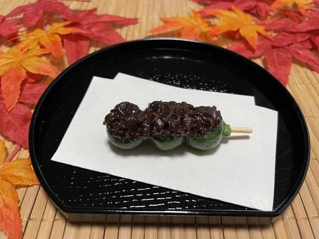 草だんご 草だんご よもぎ餅,串団子,あん団子の写真素材