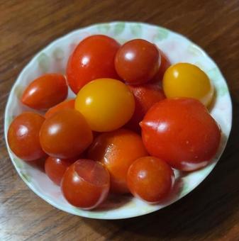R7.08.19 自家栽培ミニトマト R7.08.19 自家栽培ミニトマトの写真