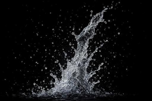 縦に勢いよく立ち上がる水しぶき 縦に勢いよく立ち上がる水しぶきの写真