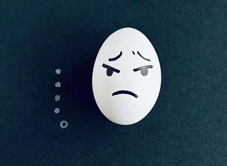 もやもや もやもや 感情,玉子,卵の写真素材