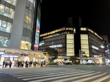 秋の夜の京都四条河原町 秋の夜の京都四条河原町 京都市,四条河原町,京都の写真素材
