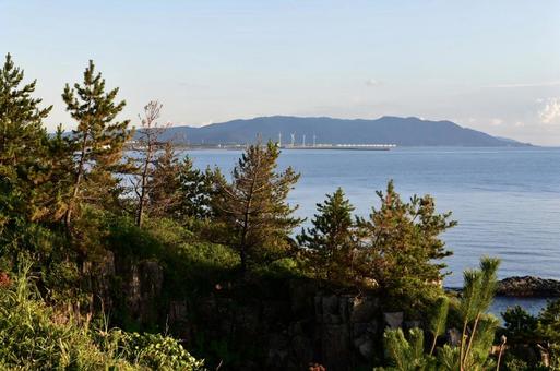 The Sea of Japan and cliffs seen from Tojinbo in Fukui Prefecture in the evening, JPG