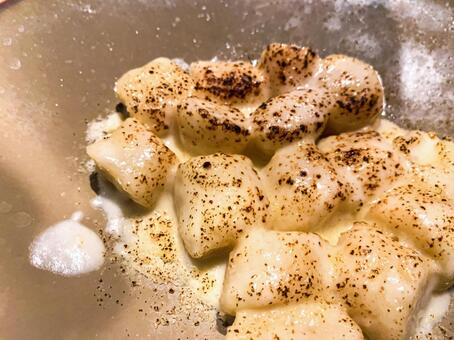 炙ったチーズクリームニョッキ ニョッキ,クリームソース,パルメザンチーズの写真素材