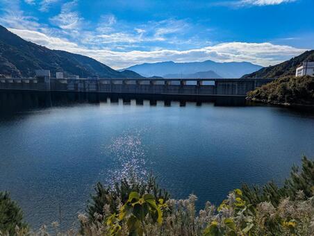 嘉瀬川ダム 嘉瀬川ダム,富士しゃくなげ湖,ダムの駅の写真素材