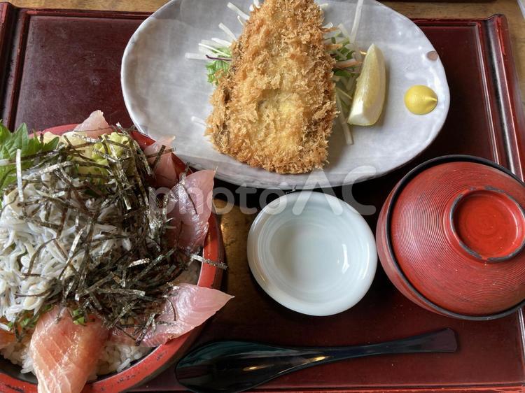 海鮮丼定食 昼食,おいしい,食事の写真素材