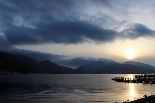 冬の中禅寺湖 中禅寺湖,冬,日光の写真素材