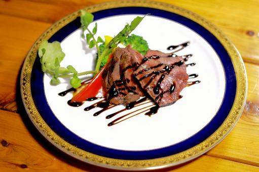 牛肉のグリル赤ワインソース 牛肉のグリル赤ワインソースの写真