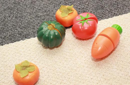 おままごとの野菜と果物 おままごとの野菜と果物 おもちゃ,玩具,ままごとの写真素材