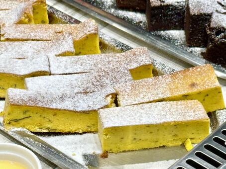 バイキング　一口サイズのかぼちゃケーキ 一口サイズ,かぼちゃケーキ,ヘルシーの写真素材