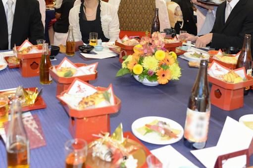 披露宴会場のテーブル装花04 披露宴会場のテーブル装花04 披露宴会場,宴会,結婚式の写真素材