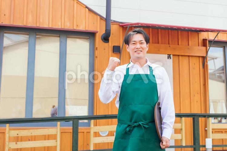 開店準備するカフェ・飲食店・レストランのスタッフ カフェ,ランチ,飲食店の写真素材