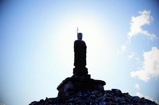 頂上の仏像のシルエット 頂上の仏像のシルエット 仏像,頂上,仏の写真素材