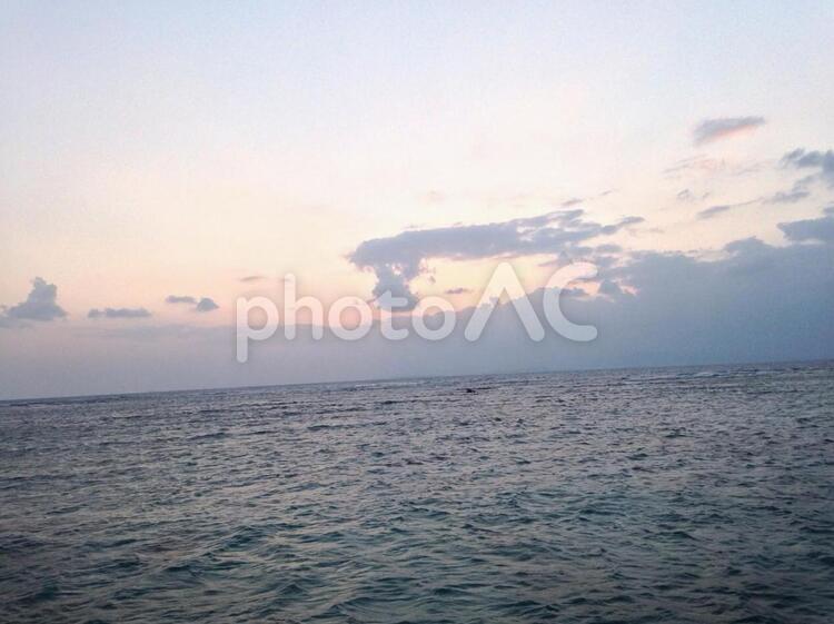 夕暮れ 海,夕日,夕暮れの写真素材