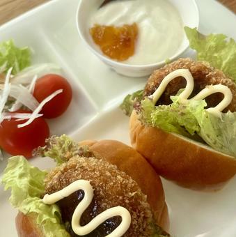 Photo, sandwich, roll bread sand, croquettes, 