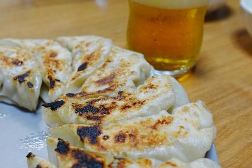 餃子 餃子 餃子,焼き餃子,手作り餃子の写真素材