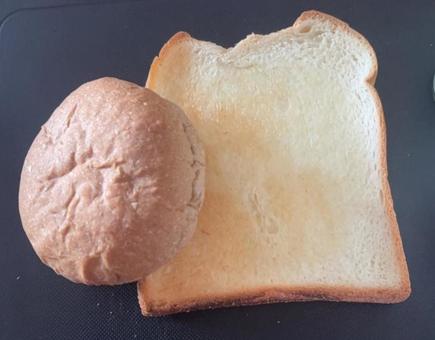 玄米まるパンとココナッツオイルのトースト 玄米まるパンとココナッツオイルのトーストの写真