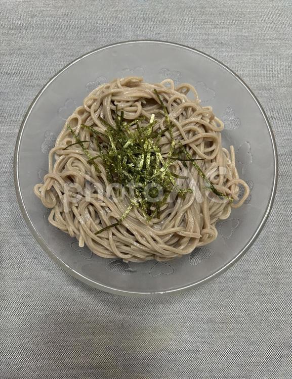 冷たいそば(縦) 蕎麦,冷たい蕎麦,麺の写真素材