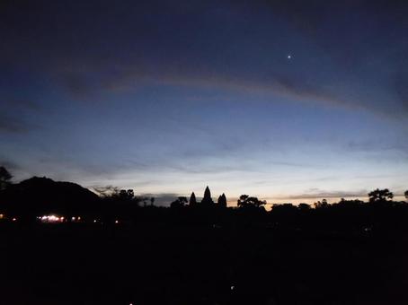 カンボジアの空 カンボジアの空 カンボジア,シルエット,アンコールワットの写真素材