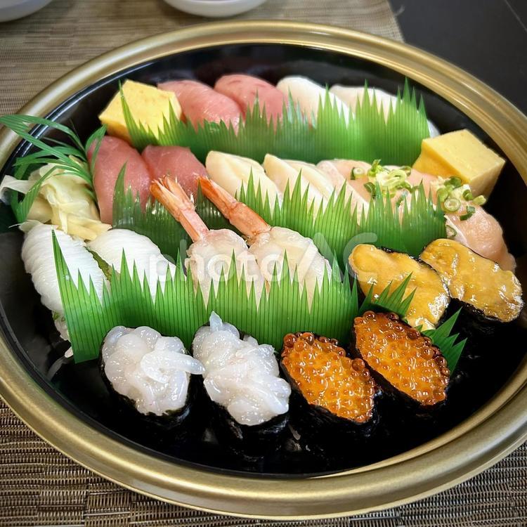 父の日のデリバリーお寿司 旦那飯,男の料理,手料理の写真素材