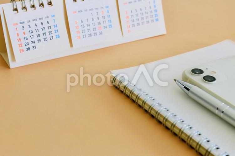 スマホとカレンダー　シフト　スケジュール スケジュール,シフト,ビジネスの写真素材
