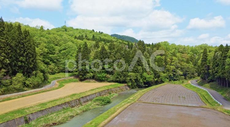 田と川、山と空 田,山,畑の写真素材