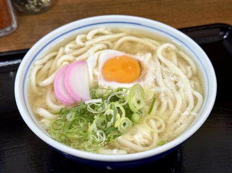 月見うどん 月見うどん 競馬場,賭場,月見うどんの写真素材