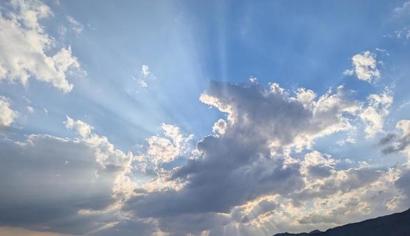 天使の梯子 光,天使,天使の梯子の写真素材