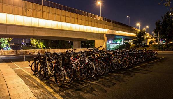 真夜中の駐輪場 真夜中の駐輪場の写真