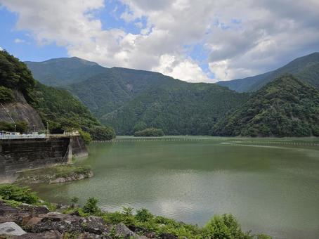 夏の水窪ダム 夏の水窪ダムの写真