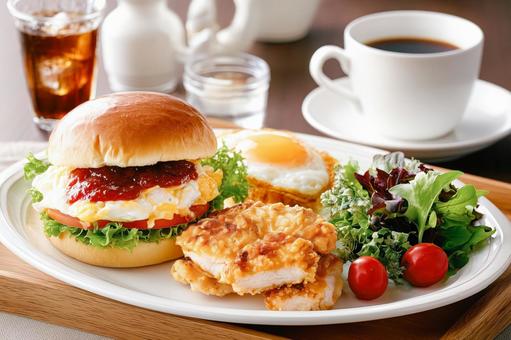 朝食に最適なハンバーガープレートセット 朝食に最適なハンバーガープレートセットの写真