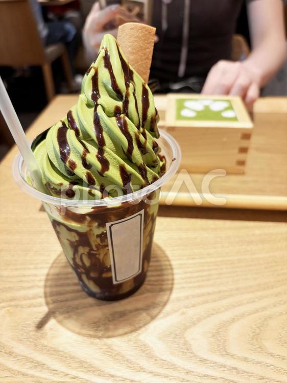 抹茶のソフトクリーム ソフトクリーム,抹茶,抹茶ソフトの写真素材