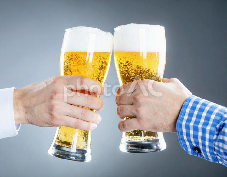 二人で乾杯イメージ ビール,生ビール,乾杯の写真素材