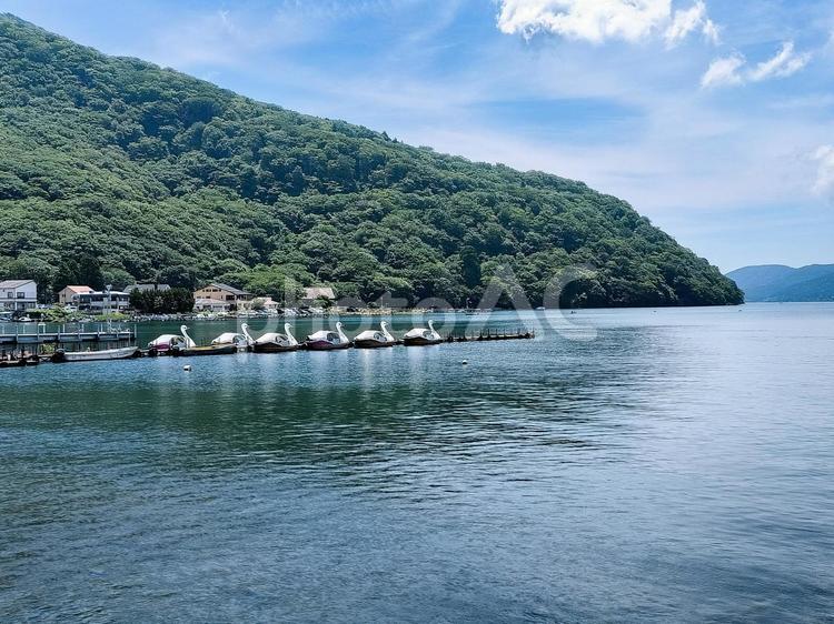 芦ノ湖にて箱根海賊船から見る桟橋と湖尻港 箱根海賊船,遊覧船,芦ノ湖の写真素材