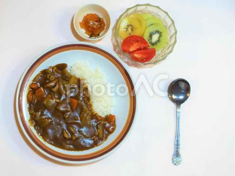 カレーライス　トマト　キウイフルーツ カレーライス,カレー,ライスの写真素材
