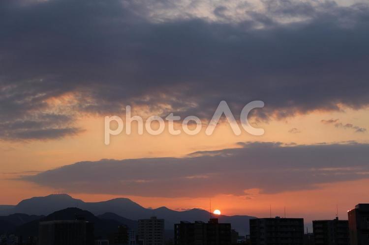 日没の一瞬 夕陽,日没,幻想的の写真素材