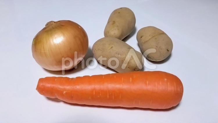 玉ねぎとニンジンとジャガイモ 野菜,ベジタブル,たまねぎの写真素材