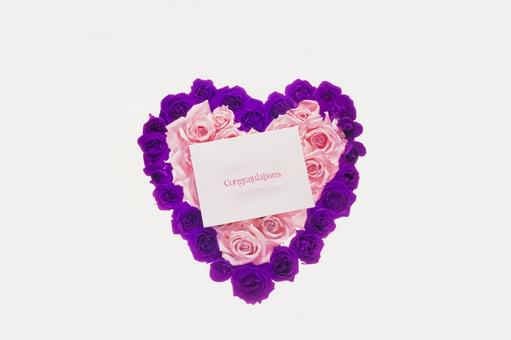 ハート型のバラの花とグリーティングカード 赤,グリーティングカード,記念日の写真素材