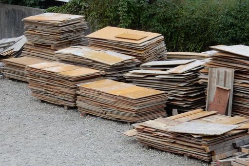 【風景写真】資材置き場 コンパネ,木材,型枠の写真素材