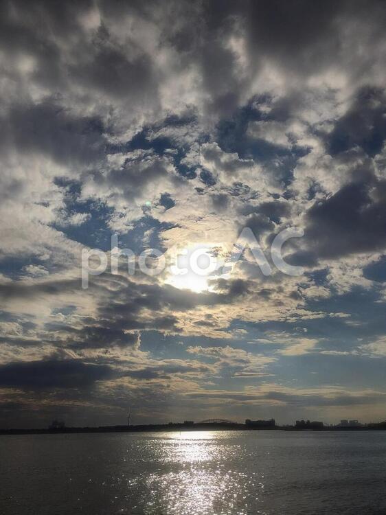 夕暮れ 日暮れ,空,太陽の写真素材