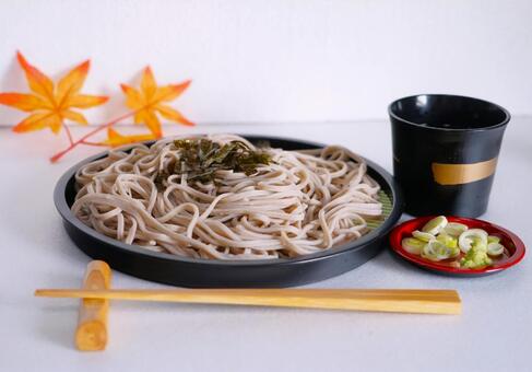 ざるそば＆モミジ ざるそば,南天,箸の写真素材