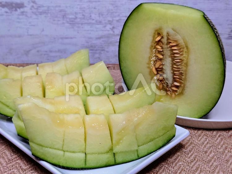 夏のくだもの　メロン メロン,青肉メロン,くだものの写真素材