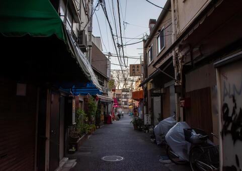 朝の路地裏 路地裏,路地,浅草の写真素材