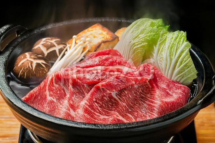 すき焼き（一人前） すき焼き,牛肉,すき焼き用の写真素材