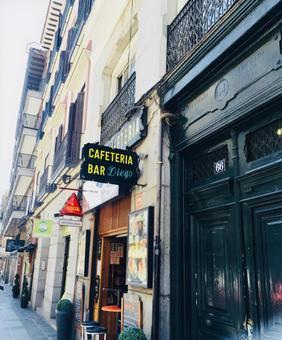 スペインの路地裏 スペインの路地裏の写真