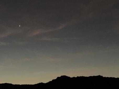 明け方の東の空 明け方の東の空の写真