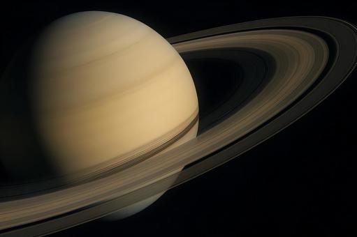 土星と環の近景 土星と環の近景の写真