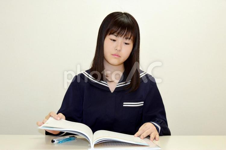 人物　子供　女　学生　受験 人物,子供,学生の写真素材