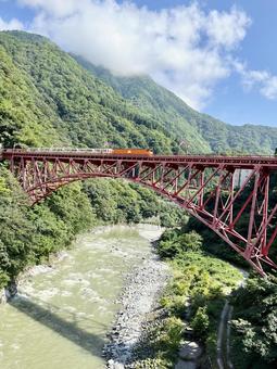 新山彦橋1 新山彦橋1 富山,富山旅行,旅行の写真素材